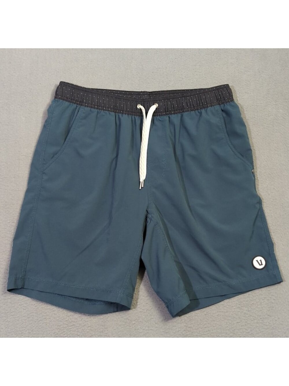 Vuori Kore Short Men's L Blue Lined 7" Athletic Stretch Performance